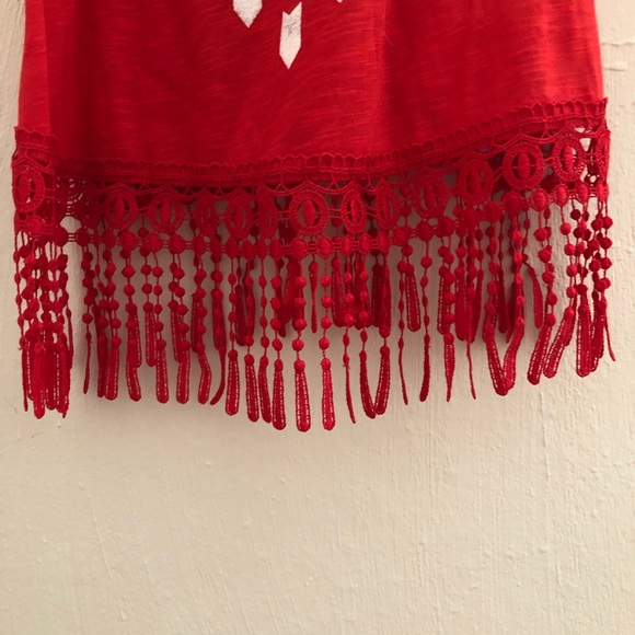 ✨Love USA Sleeveless Top w/ Fringe✨ - Picture 2 of 7